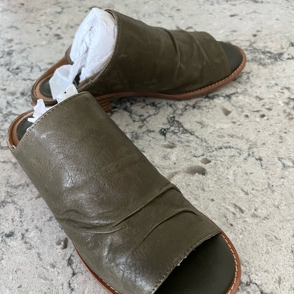 Söfft Netta slide brand new  in box 6.5 M  green - Picture 2 of 4